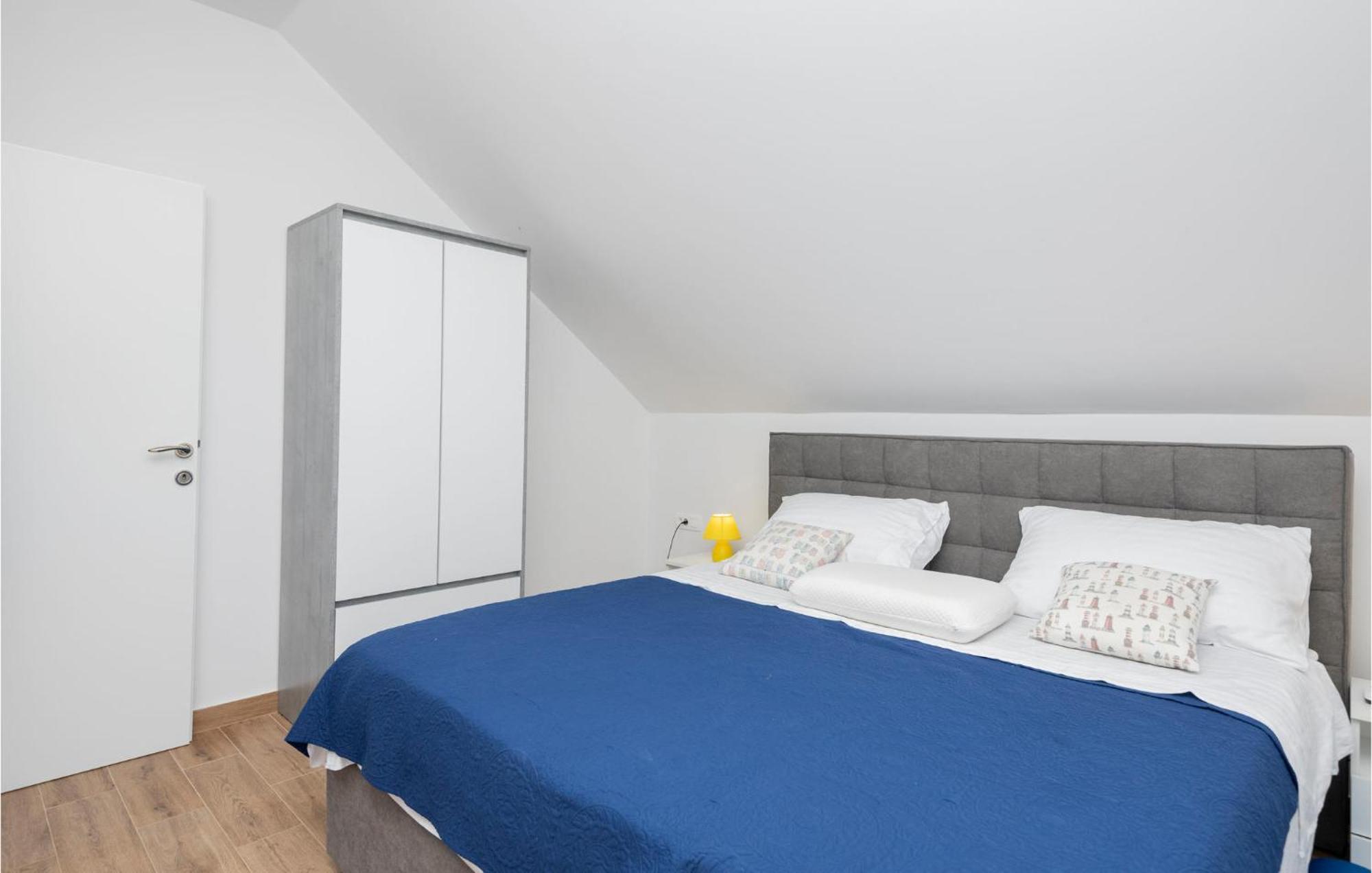 Nice Apartment In Podaca With Wi-Fi Buitenkant foto