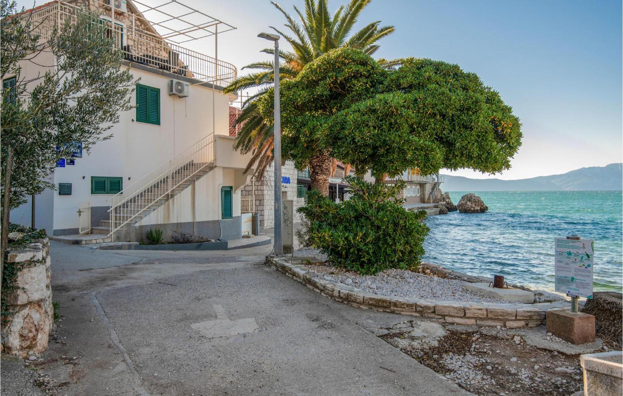 Nice Apartment In Podaca With Wi-Fi Buitenkant foto